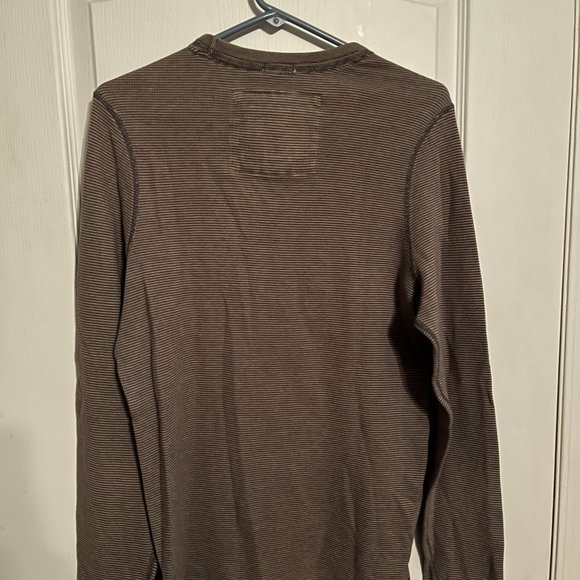 Abercrombie and Fitch Long Sleeve Top (Muscle Fit) - Picture 3 of 4